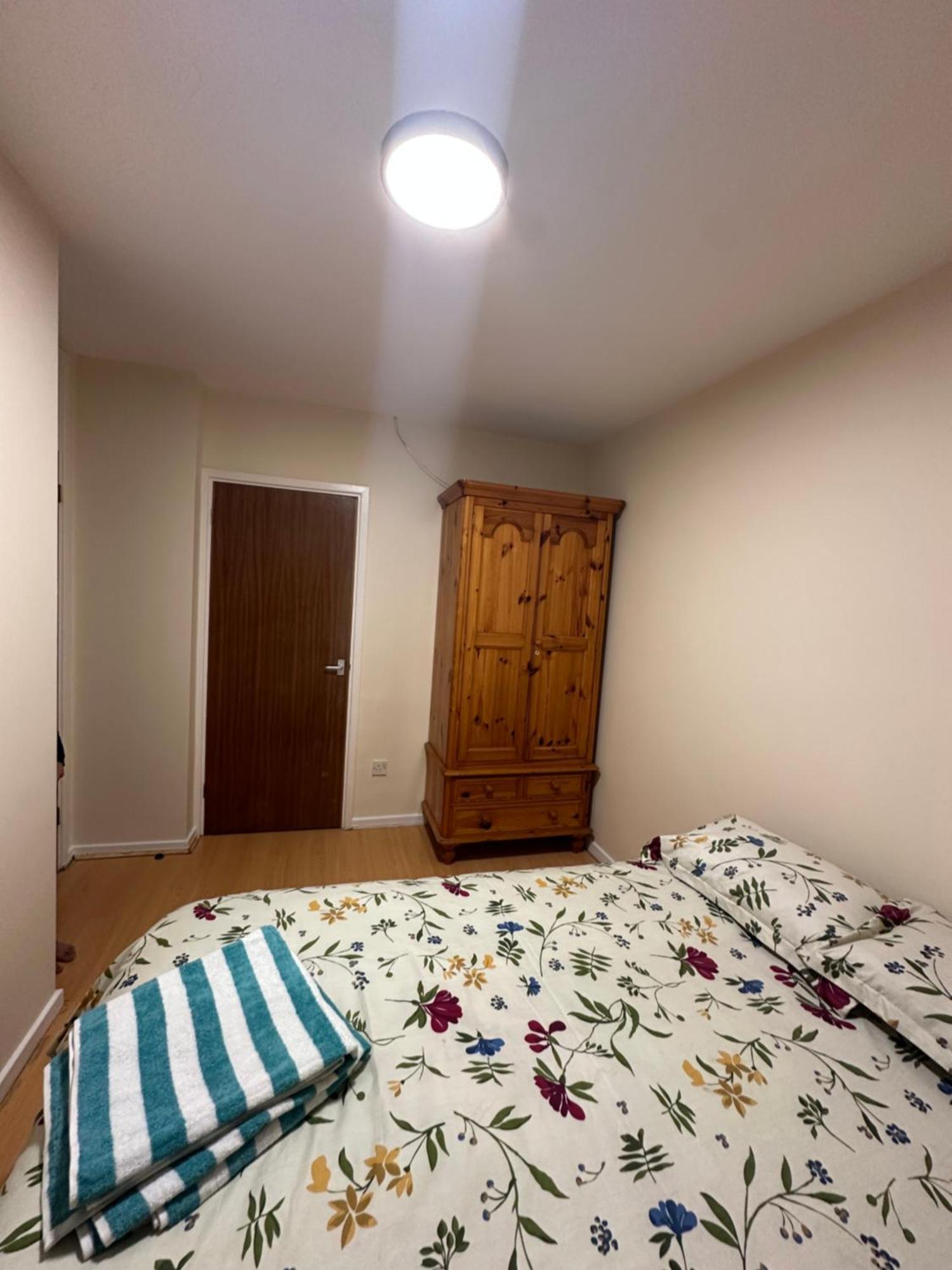 Nice Double Room In Heart Of Londra Esterno foto